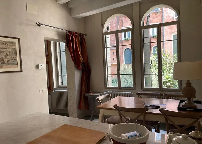 Ca' Del Console البندقية