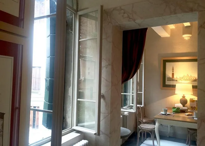 Ca' Del Console * البندقية